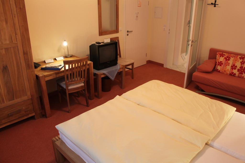 Hotel-Gasthof Die Post Brennerei Frankenhoehe シュリングスフュルスト 部屋 写真