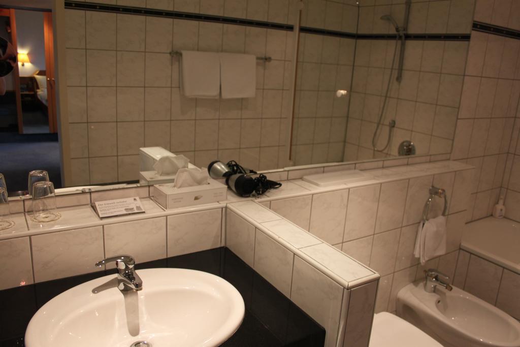 Hotel-Gasthof Die Post Brennerei Frankenhoehe シュリングスフュルスト 部屋 写真